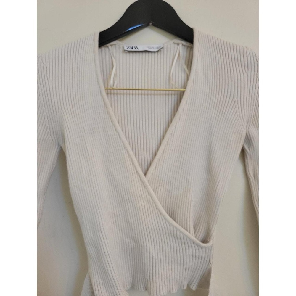 Zara Beige V-Neck Ribbed Sweater